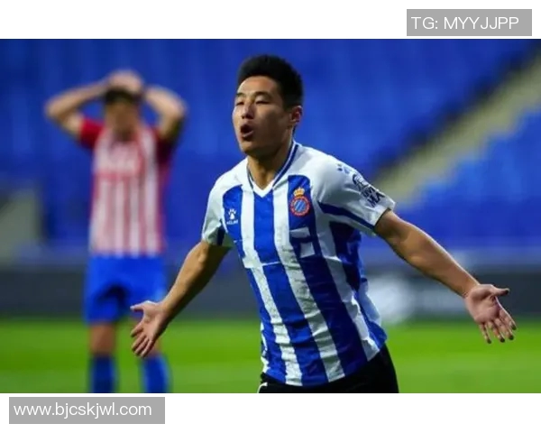 天下足球五大巨星聚焦：从梅西到C罗，他们的传奇足迹与巅峰时刻